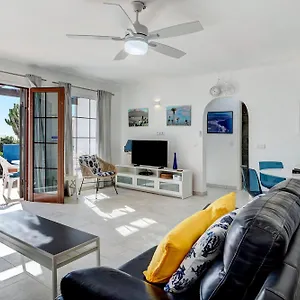 https://puerto-chico-q.in-canary-islands.com